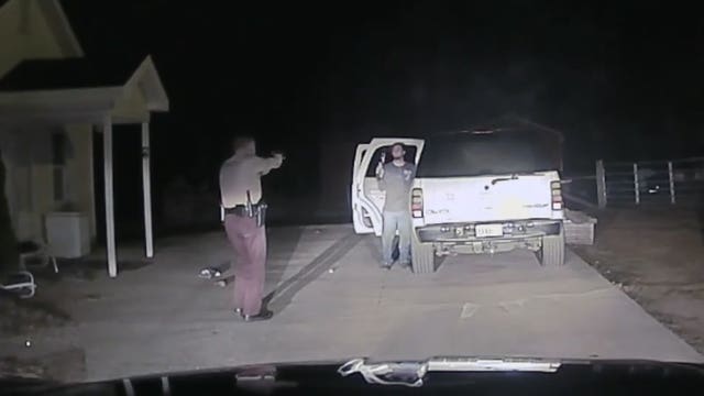 Georgia lieutenant violently subdues suicidal man armed with rifle (video)