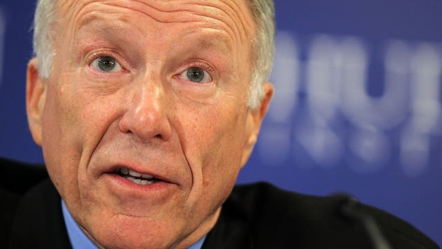 Trump pardons ex-Cheney aide Scooter Libby, who had been convicted of perjury