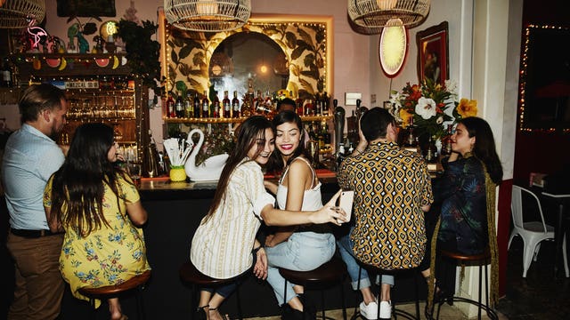 Illinois, California shut down bars due to coronavirus