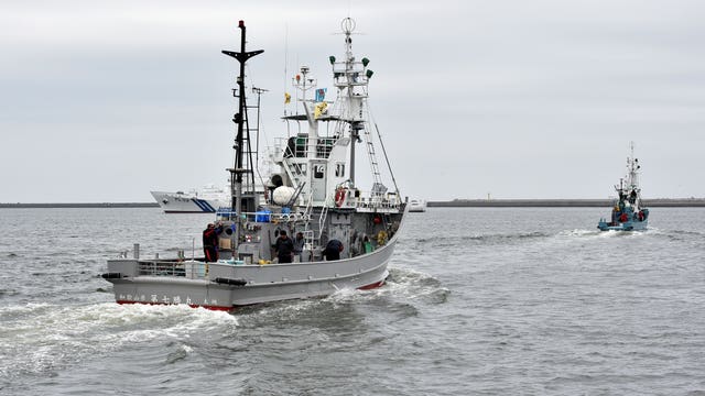 Japan resumes commercial whale hunting