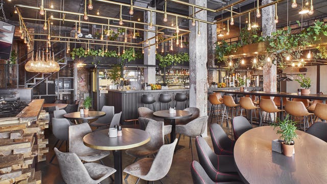 Here's what restaurant dining will look like under Phase 2 of Inslee's reopening plan