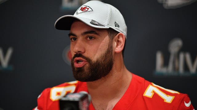 Super Bowl champ Laurent Duvernay-Tardif back in medical field, working on coronavirus front lines