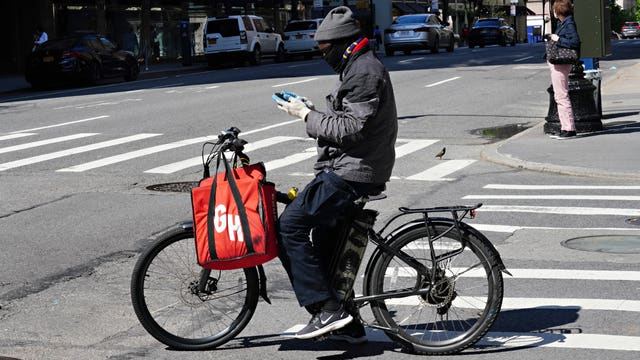 Seattle City Council passes bill to give food delivery workers premium pay during COVID-19