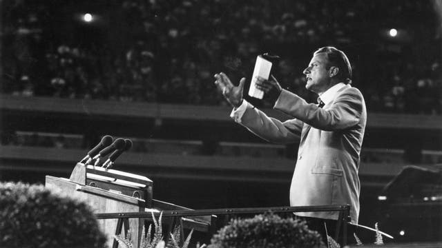 Evangelist Billy Graham dies at 99