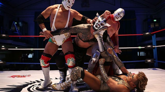 Washington governor signs theatrical wrestling bill