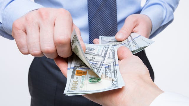 New law allows Washington co-workers to talk openly about salary