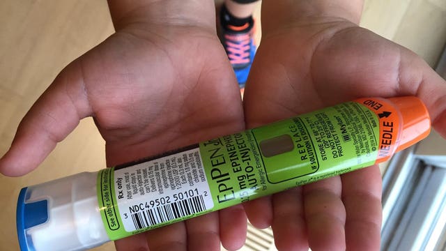 EpiPen shortage still keeping kids from attending school