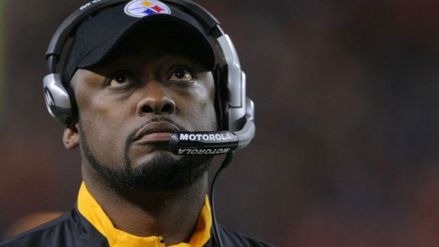 Steelers will stay in locker room for anthem