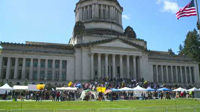 Thousands attend rally for gun rights in Olympia