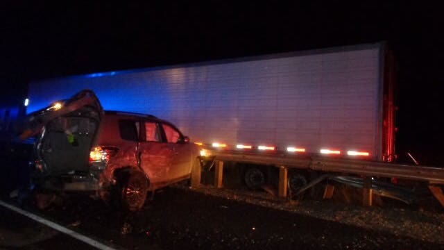 8 vehicle crash shuts down westbound I-90 near Cle Elum; only 1 minor injury