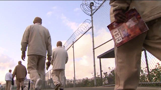 More than 1,100 state inmates getting early release under Inslee's emergency order