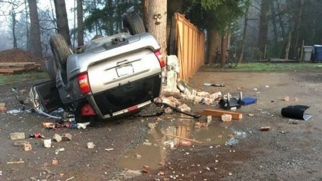 Man runs away from rollover crash in Marysville leaving infant inside