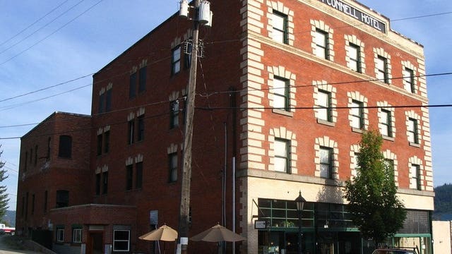 Historic hotel in Kellogg, Idaho, destroyed by fire