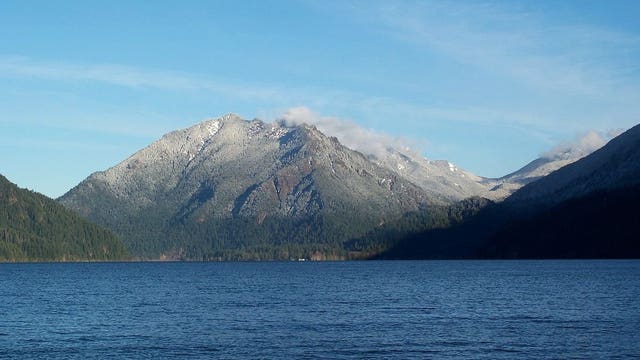 Oregon hiker dies after falling off Mount Storm King