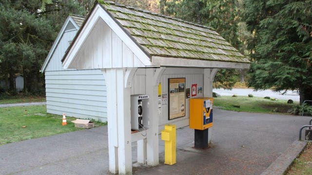 Verlot, a tiny town lacking cell service now has a pay phone