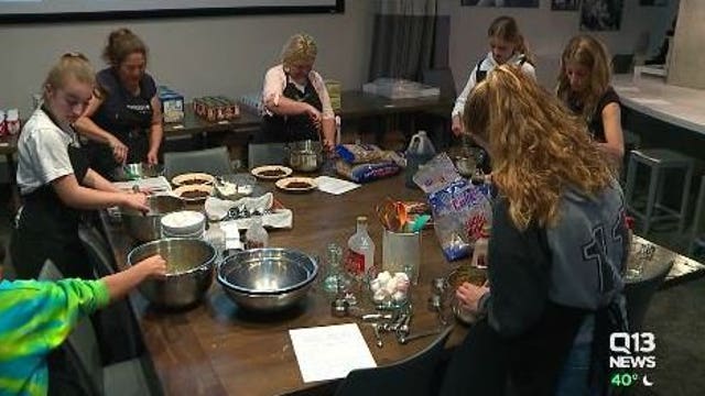 Mothers, daughters team up to make pies for others