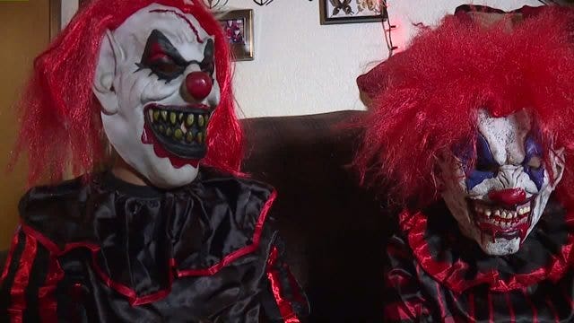 Everett family fears their 'Scary Clown' Halloween costumes may not be received well