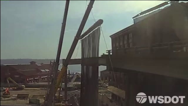 Last double-decker portion of Alaskan Way Viaduct being taken down