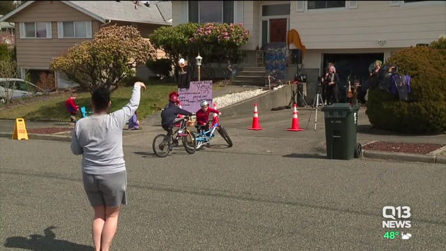 Tacoma garage concert brings people together - while social distancing