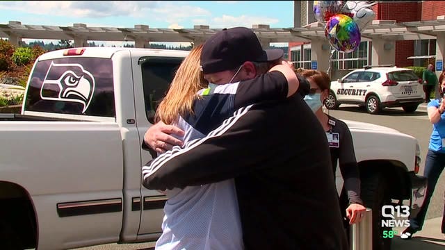 COVID-19 survivor leaves Tacoma hospital to cheers, applause