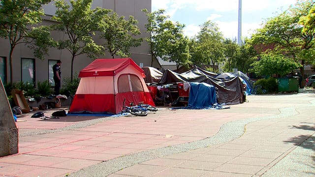 Tents cause tension in Seattle's Lake City neighborhood