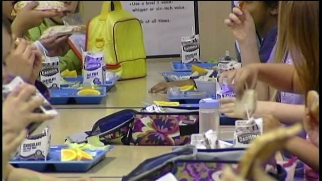 Schools scramble to feed students after coronavirus closures