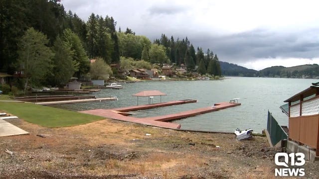 Toxic algae in lake forces hundreds in Thurston County to find new drinking water