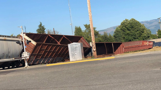 No injuries reported in freight train derailment in Burlington