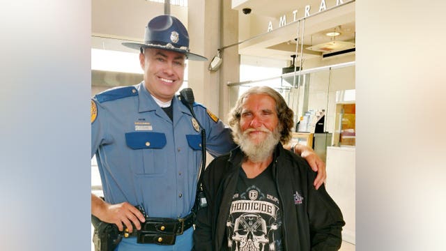 Washington State trooper's random act of kindness goes viral
