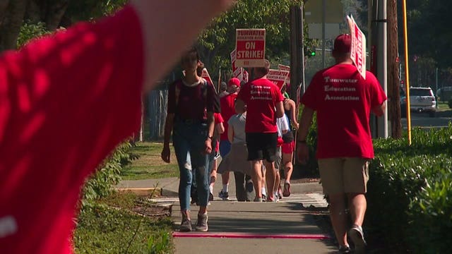 Bargaining continues day before district plans to take Tumwater teachers to court over strike