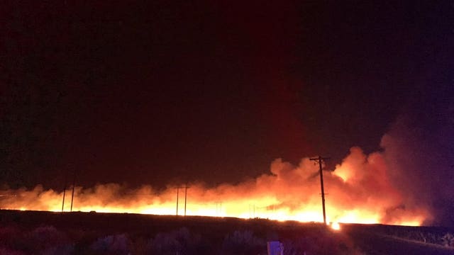 500-acre wildfire in Grant County forces mandatory evacuations, knocks out power to Quincy
