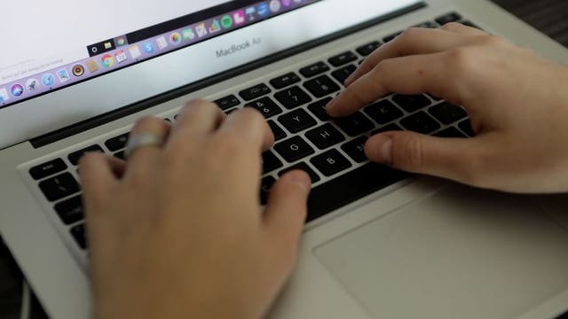 Survey: Many US workers want to stay remote