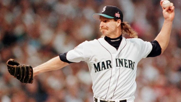 Former Mariners pitcher Randy Johnson elected to Hall of Fame