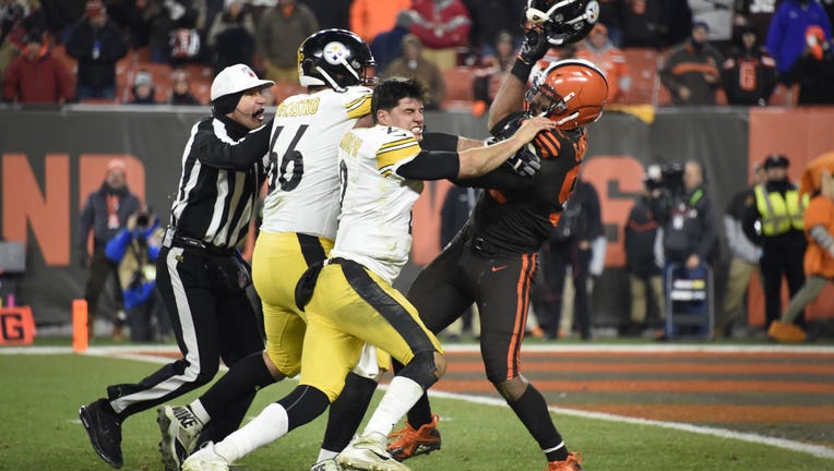 Pittsburgh Steelers v Cleveland Browns