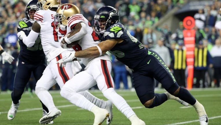 Seahawks bring back linebacker Mychal Kendricks to practice squad