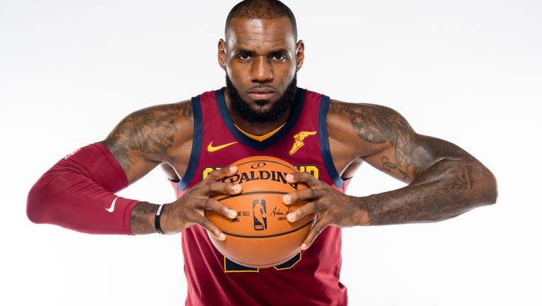 Lebron james hotsell cavs to lakers