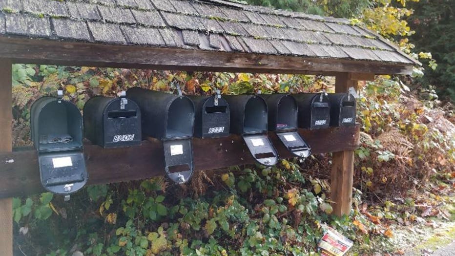 mailboxes pried open