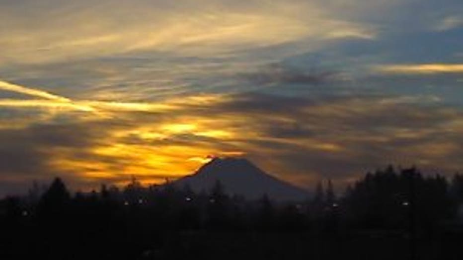 RainierSunrise