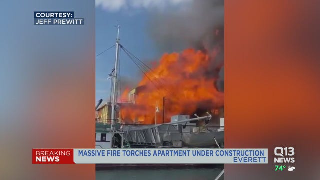 Massive 4-alarm fire destroys construction site near Everett waterfront