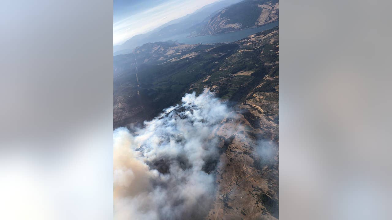 Columbia River wildfire crews move to 'mopup' phase