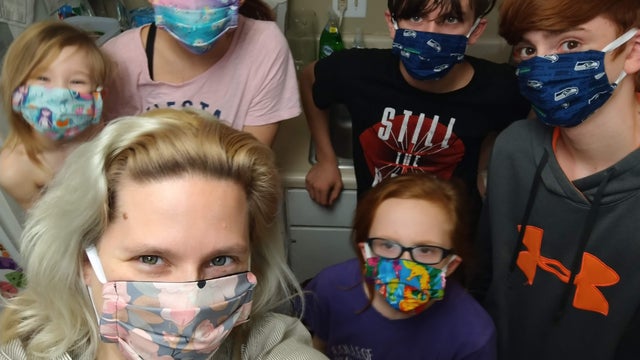 Frustrated with remote learning, single mom of five decides to home school kids