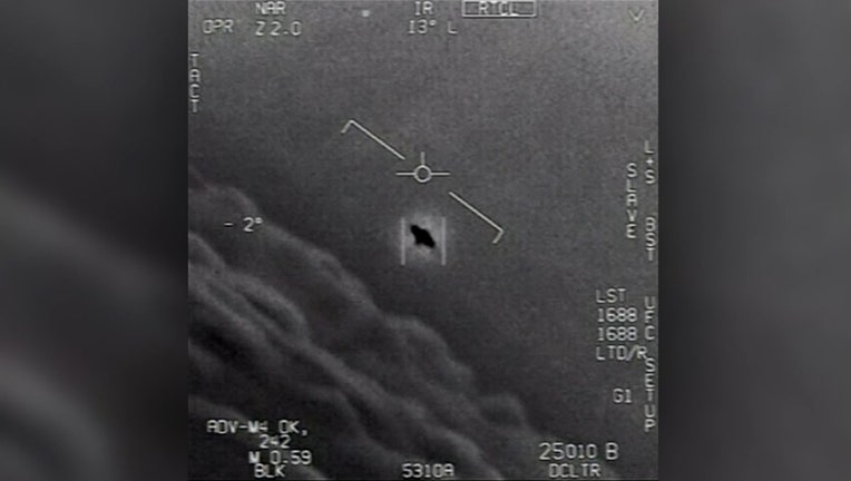 c1cc9ccf-V-NAVY RELEASES UFO VIDEOS 4A_WTVT3489_711.mxf.00_00_00_00.Still001