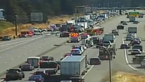 1 injured after multi-car crash on SR 512 in Lakewood