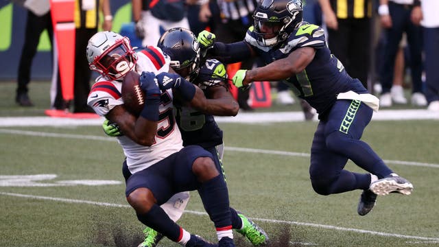 Seahawks’ Quandre Diggs ejected for helmet-to-helmet hit