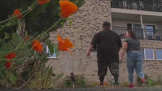 Struggles continue for the jobless as they wait for stimulus deal