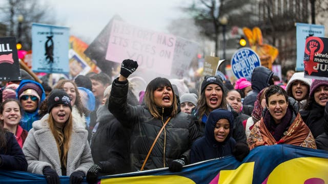 Crowds, leaders gather in Seattle for Women's March, ahead of Trump inauguration