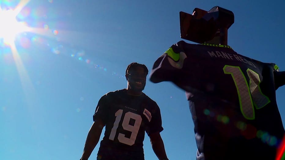 Seattle Seahawks 10 Team Fox Sports Robot