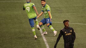 Defending champs moving on as Sounders oust LAFC 3-1