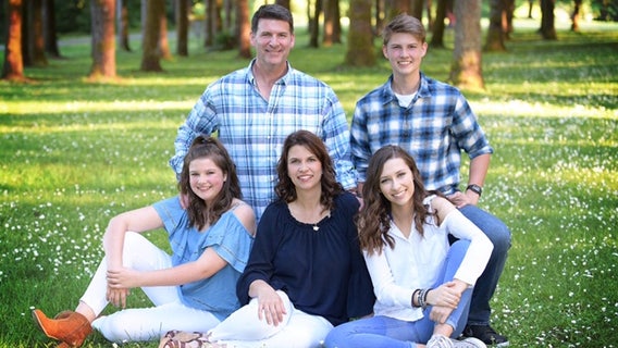 Retired Navy SEAL remains resilient faced with unemployment, wife's cancer battle