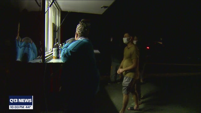 Oak Harbor business keeps things cooking, despite island-wide power outage